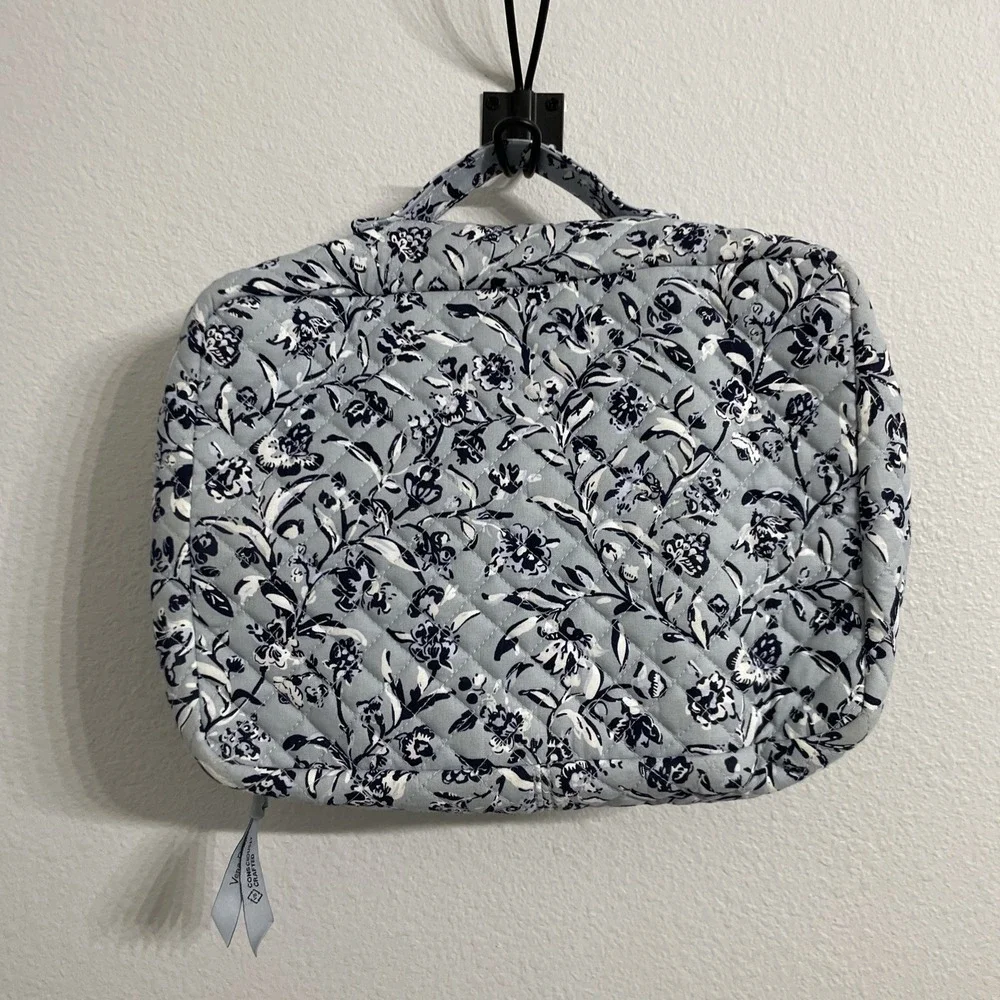 VERA BRADLEY Perennials Gray Deluxe Travel Organizer Cosmetic Makeup Compartment